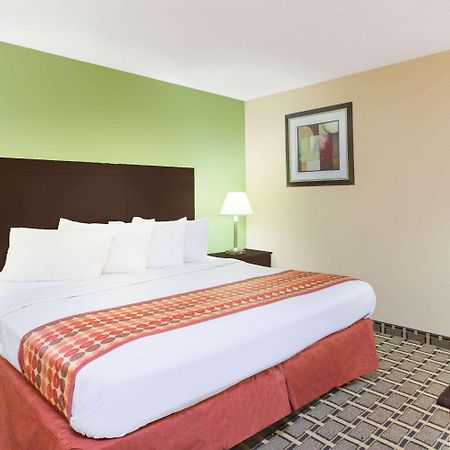 Days Inn & Suites By Wyndham Madison Heights Mi Eksteriør bilde