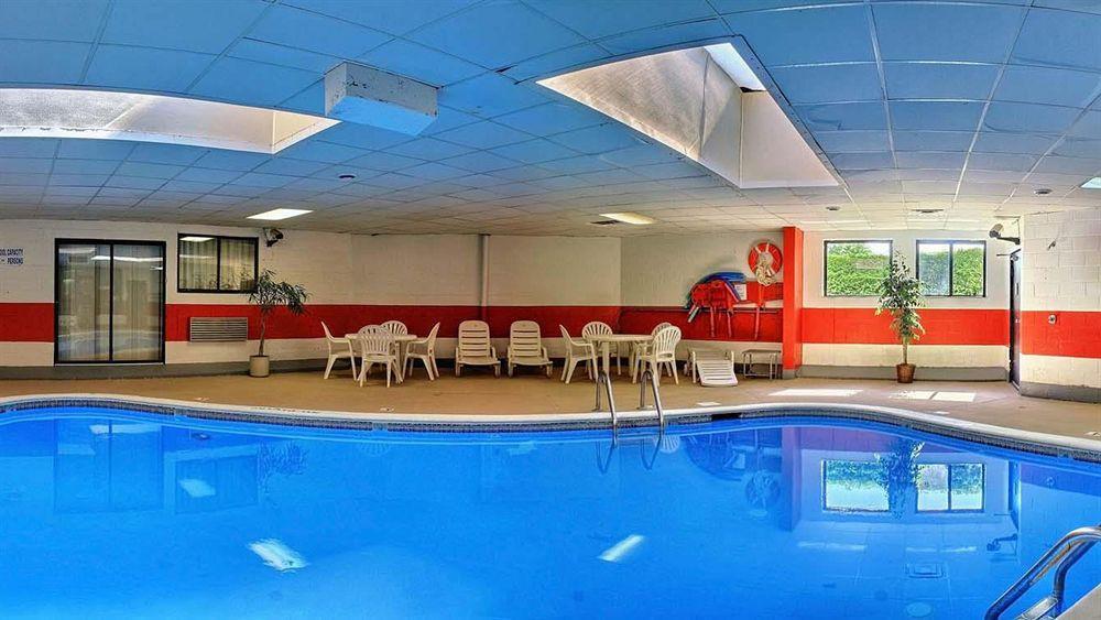 Days Inn & Suites By Wyndham Madison Heights Mi Eksteriør bilde