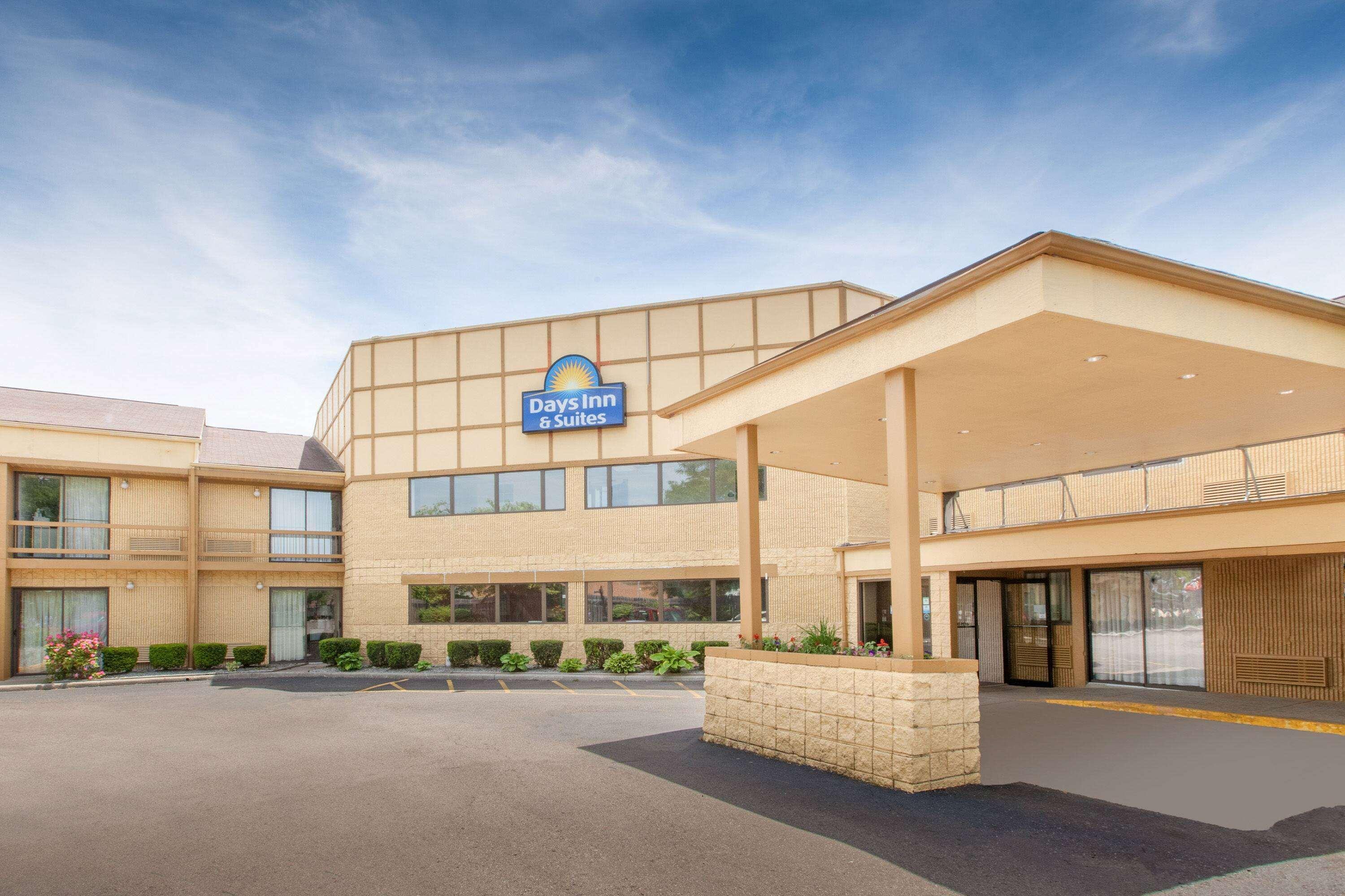 Days Inn & Suites By Wyndham Madison Heights Mi Eksteriør bilde