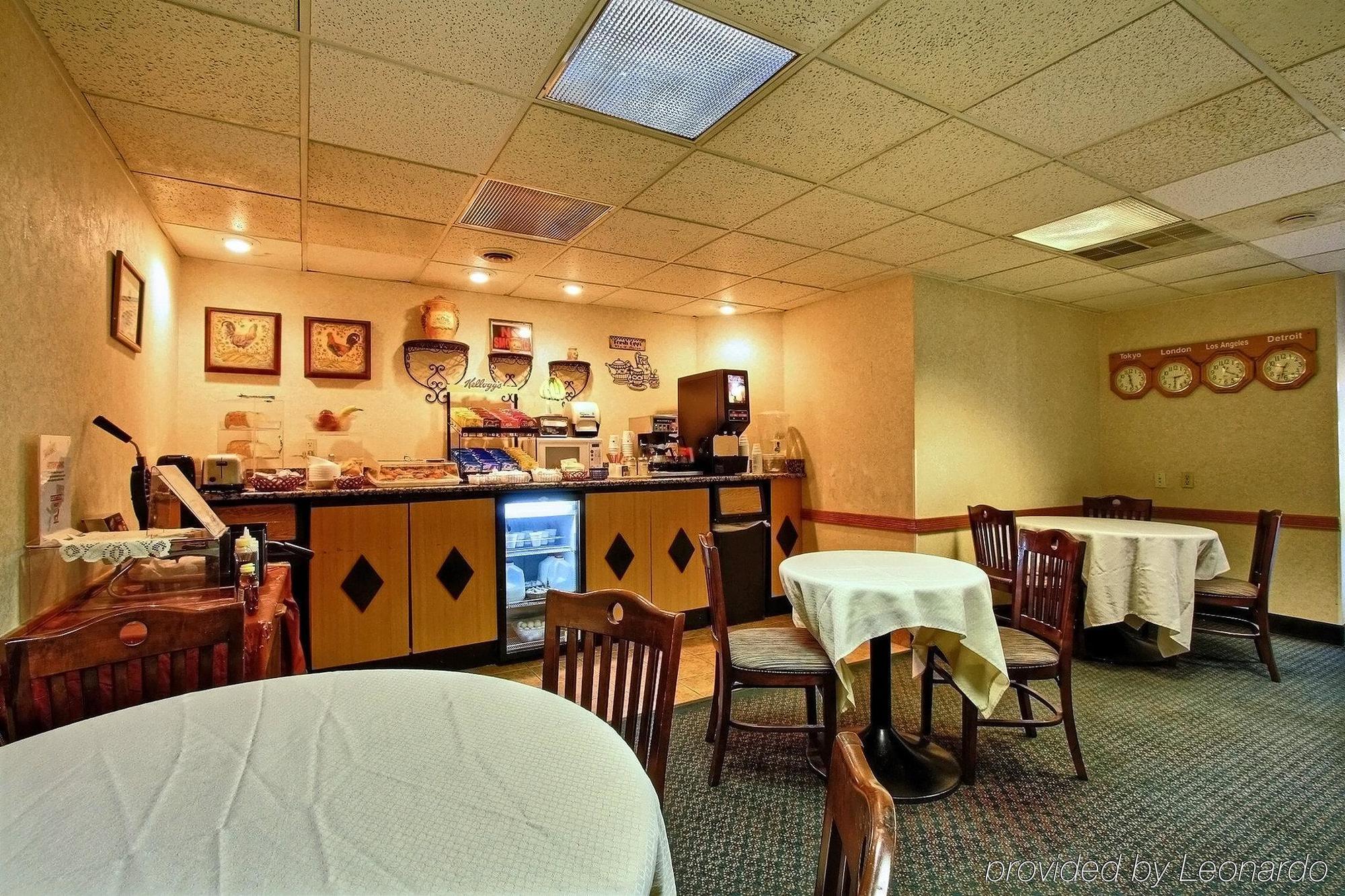 Days Inn & Suites By Wyndham Madison Heights Mi Restaurant bilde