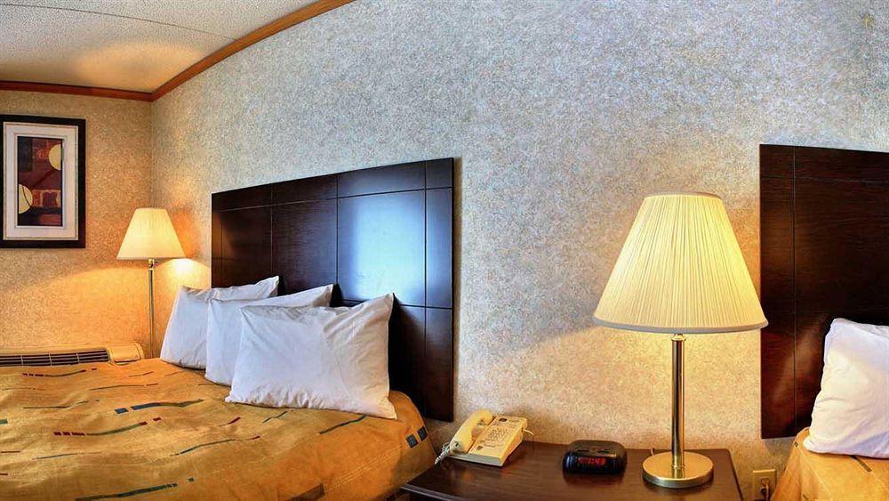 Days Inn & Suites By Wyndham Madison Heights Mi Eksteriør bilde