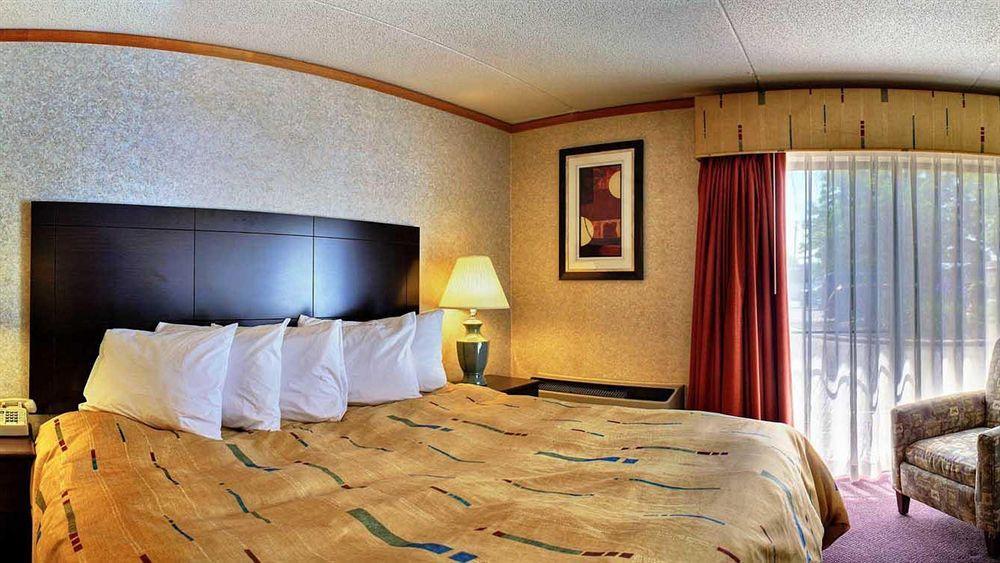 Days Inn & Suites By Wyndham Madison Heights Mi Eksteriør bilde
