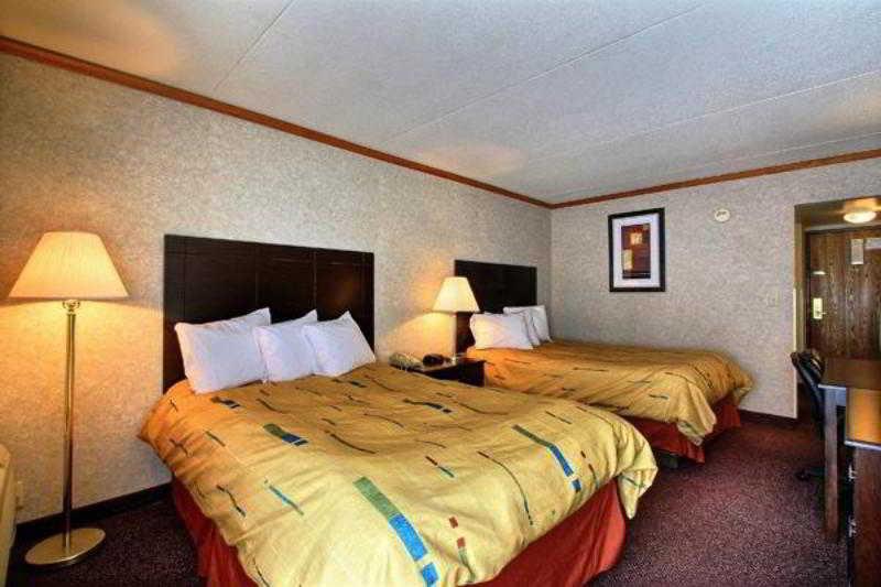 Days Inn & Suites By Wyndham Madison Heights Mi Eksteriør bilde