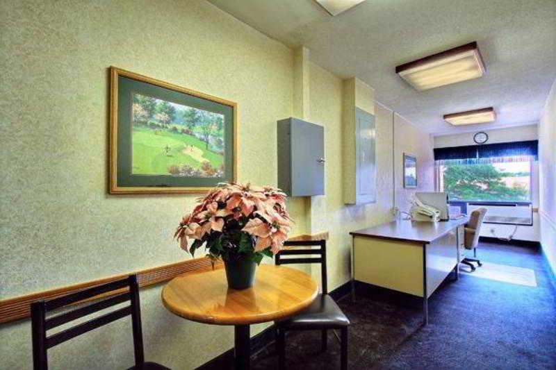 Days Inn & Suites By Wyndham Madison Heights Mi Eksteriør bilde