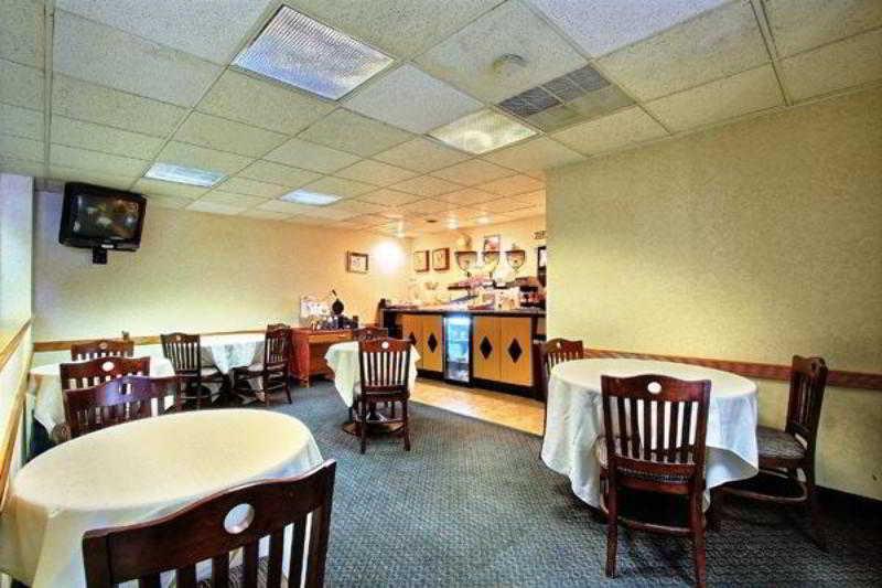 Days Inn & Suites By Wyndham Madison Heights Mi Eksteriør bilde