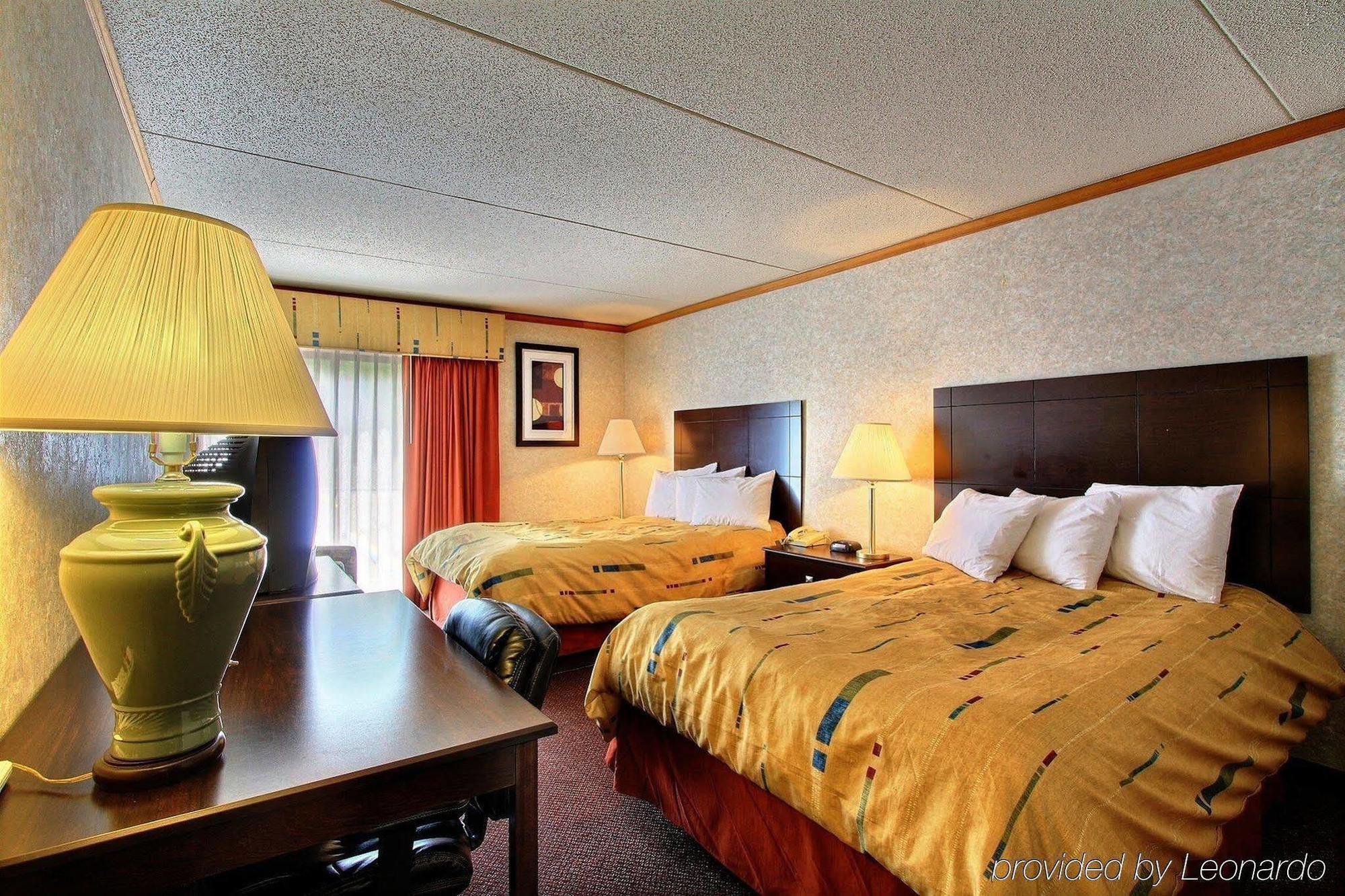 Days Inn & Suites By Wyndham Madison Heights Mi Eksteriør bilde